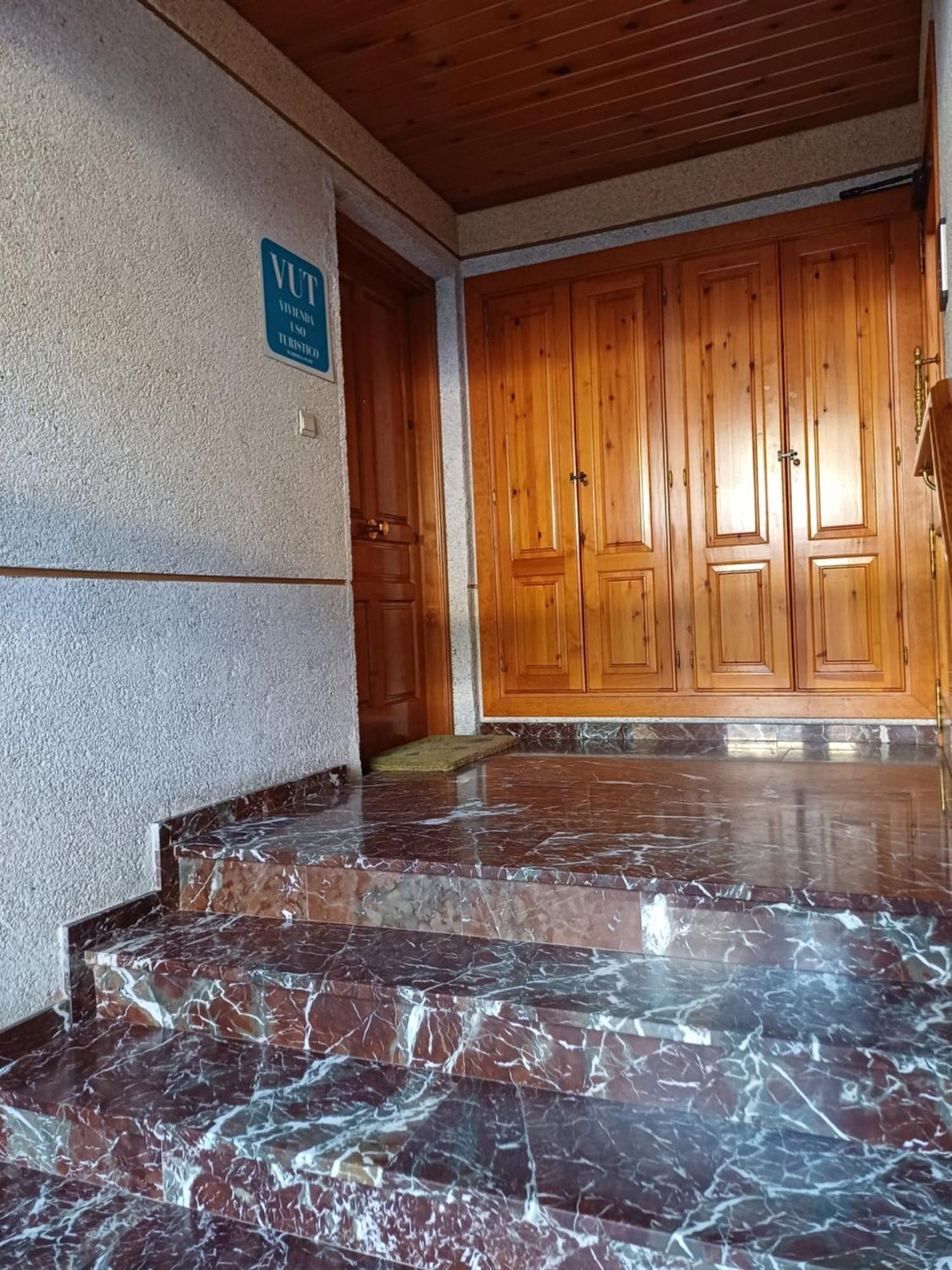 Apartamento Puerta del Pirineo Sabiñánigo Esterno foto